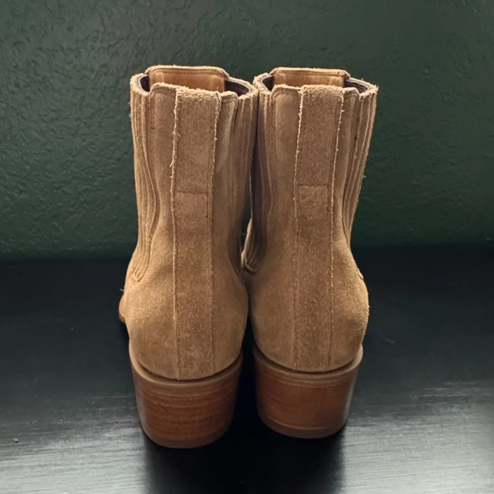 Tecovas tan suede